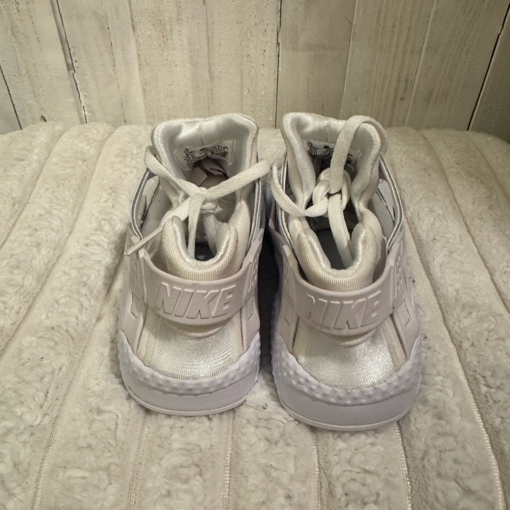 Nike Air Huaraches - Size 1Y - Worn once - No Box - 2 tone White - Picture 6 of 9